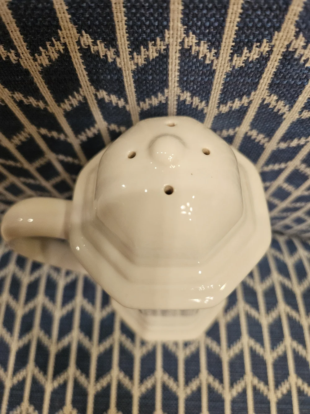 Replacement Cream Ceramic Spice Ahaker with Handle - Classic Home Dining
